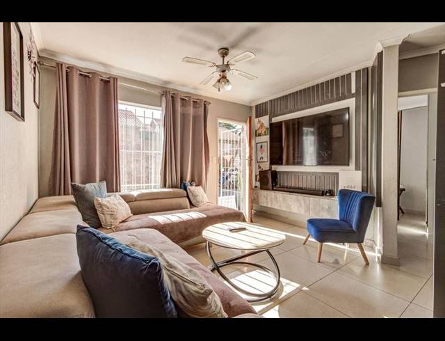 3 BEDROOM TOWNHOUSE FOR SALE IN BIRCHLEIGH